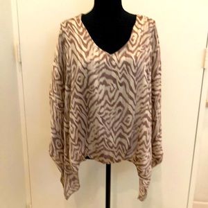 Shimmering elegant evening wear dolman/batwing sleeve top by Tyche  Size L